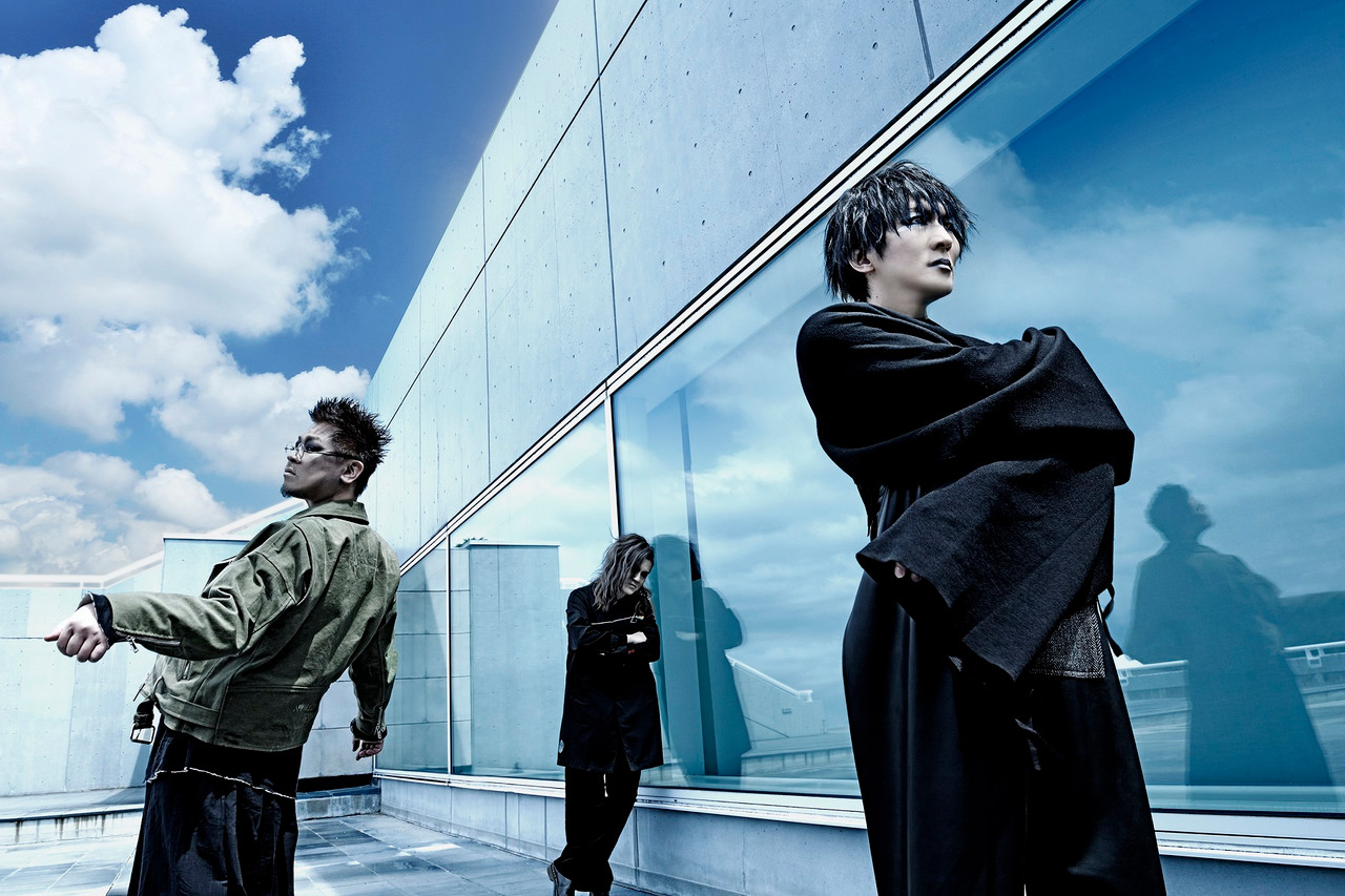 cali≠gari | VICTOR ONLINE STORE